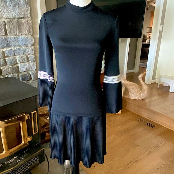 VILSHENKO ! Super Hi-End Russian Designer. This Dress is STUNNING 🤩 - Picture 2 of 11